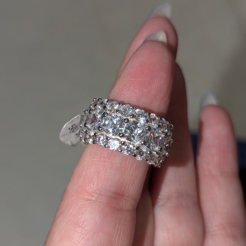 Dazzling Silver Crystal Women's Ring